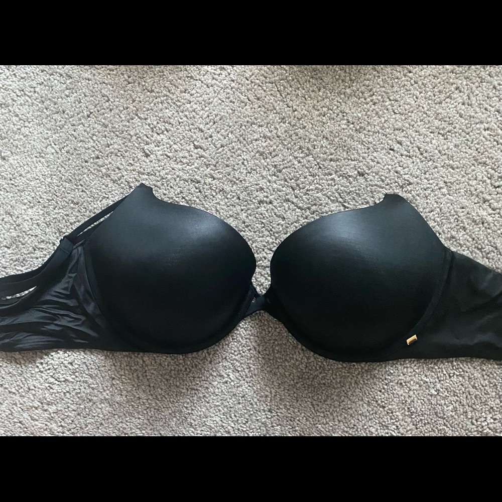 Victoria’s Secret Very Sexy push up bra 40D